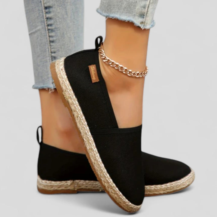 Ana - Klasične espadrile z lahkotnim dizajnom za večje udobje.