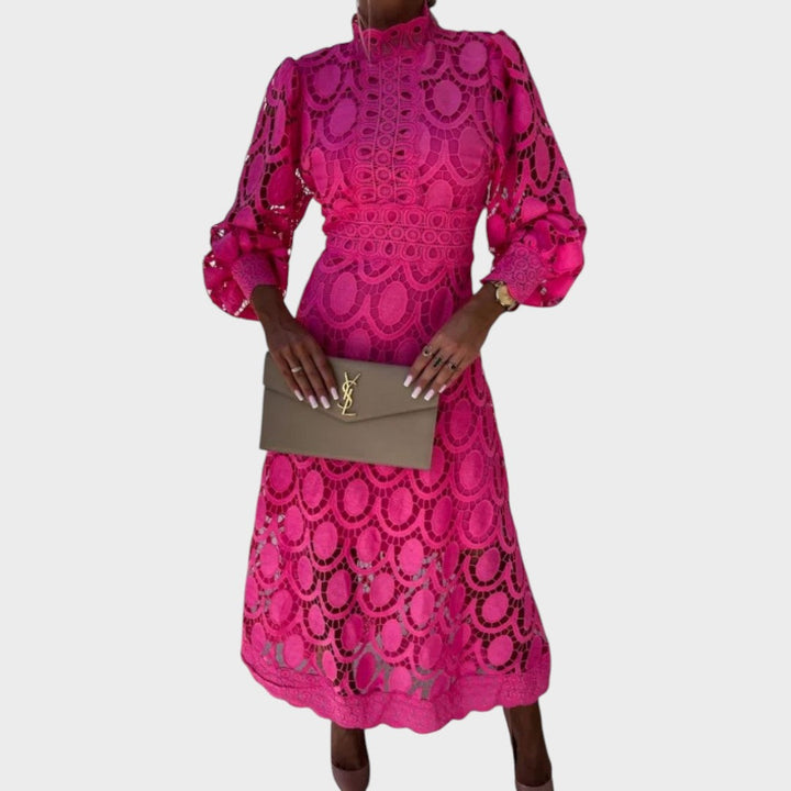 Danica - Čipkasta obleka s pufastimi rokavi in visokim ovratnikom