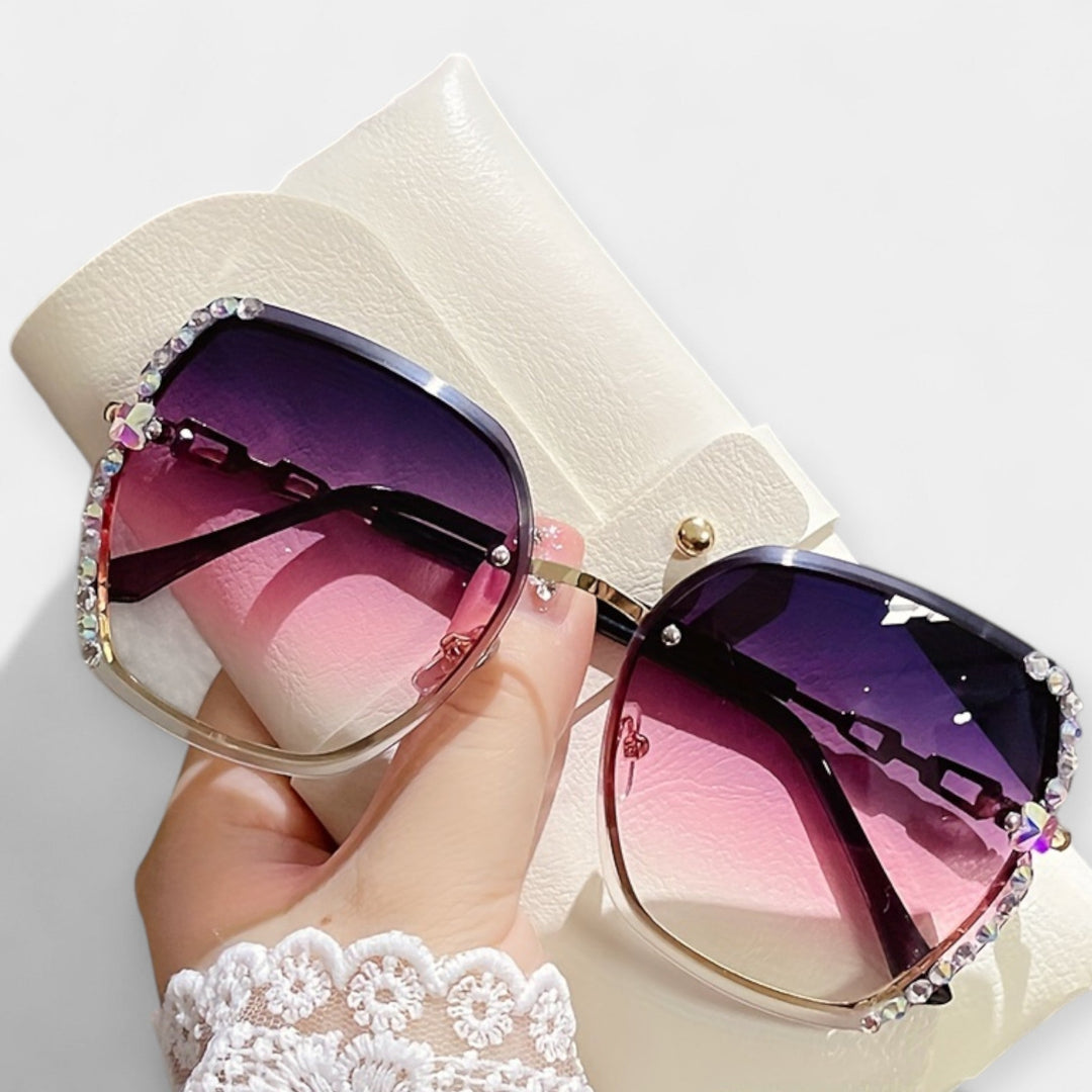 Hermina - Moderne Očala z Kovinskimi Detajli