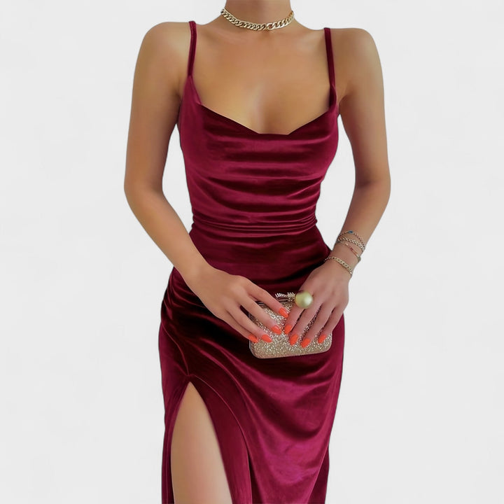 Gabriela - Žametna obleka z bočnim razporkom