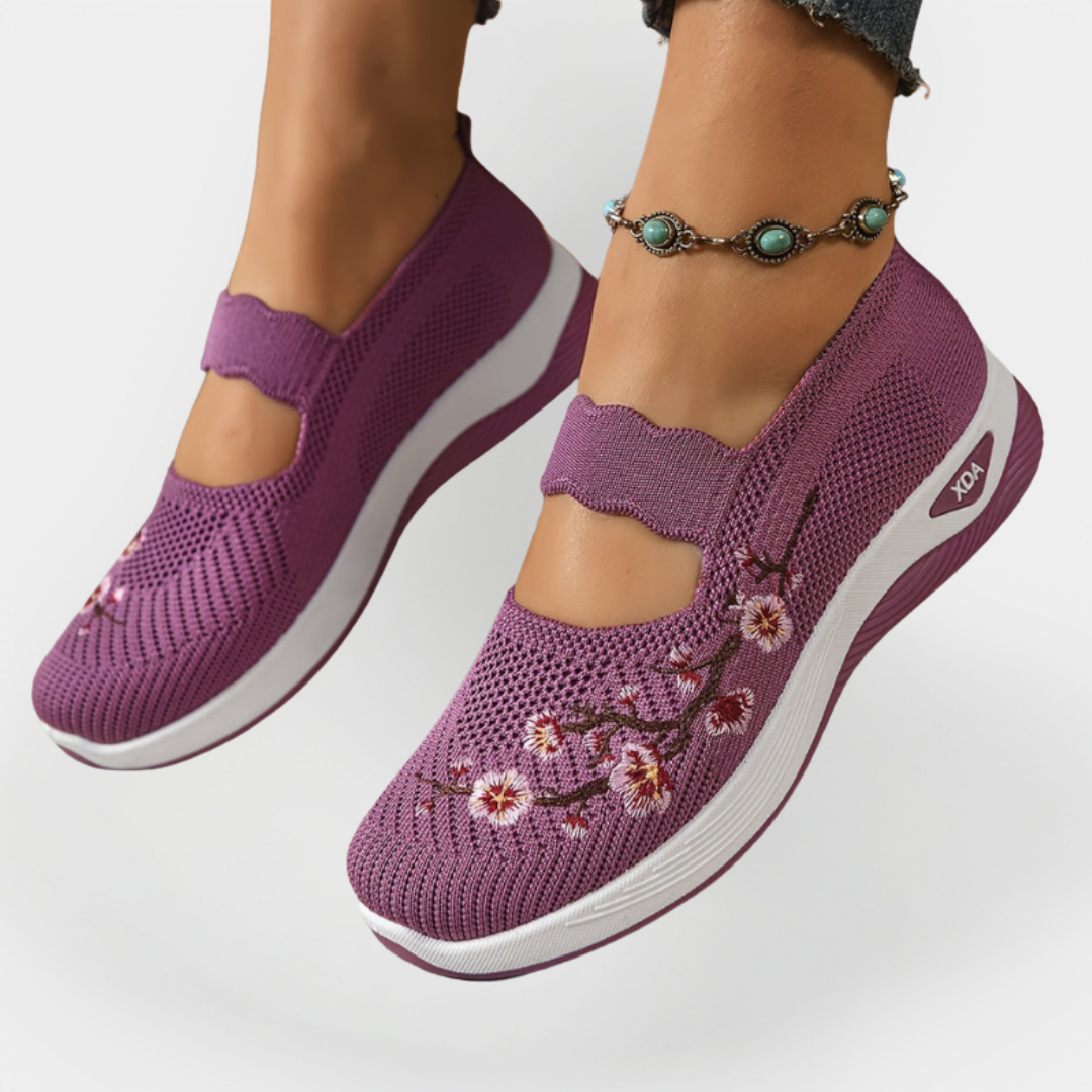 Čelora - Ortopedski Čevlji Z Vezenimi Cvetovi