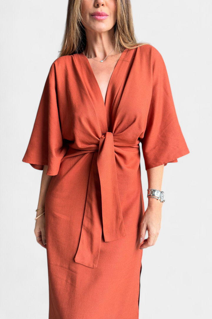 Natalija - Sproščena obleka z V-izrezom in sprednjim vozlom