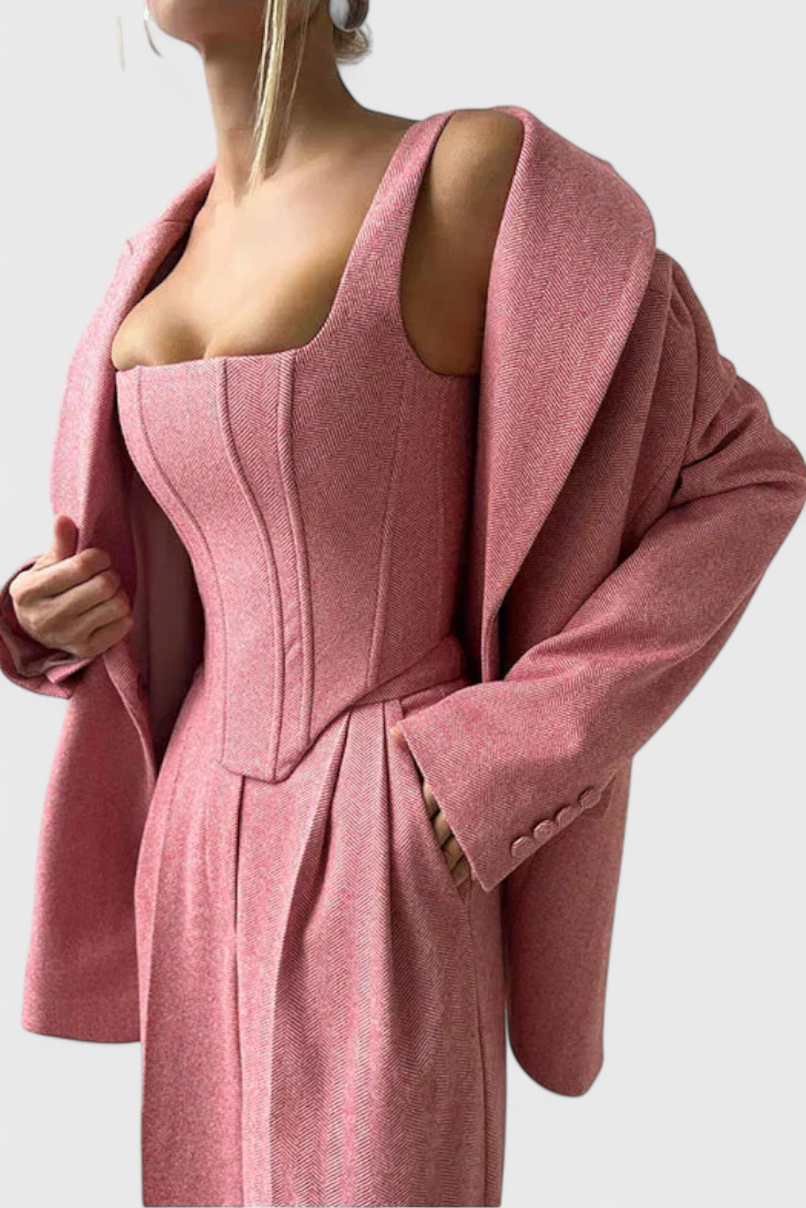 Ciana - Hlačni Kostum z Korzetnim Krojem