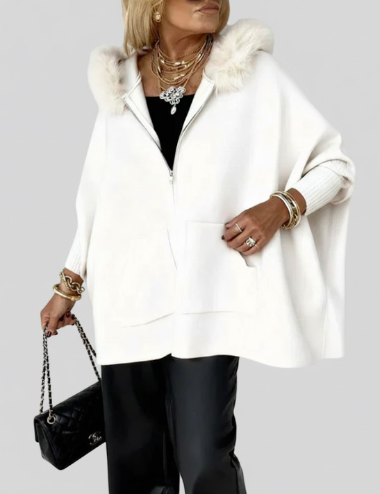 Tjaša - Sproščen plašč s kapuco