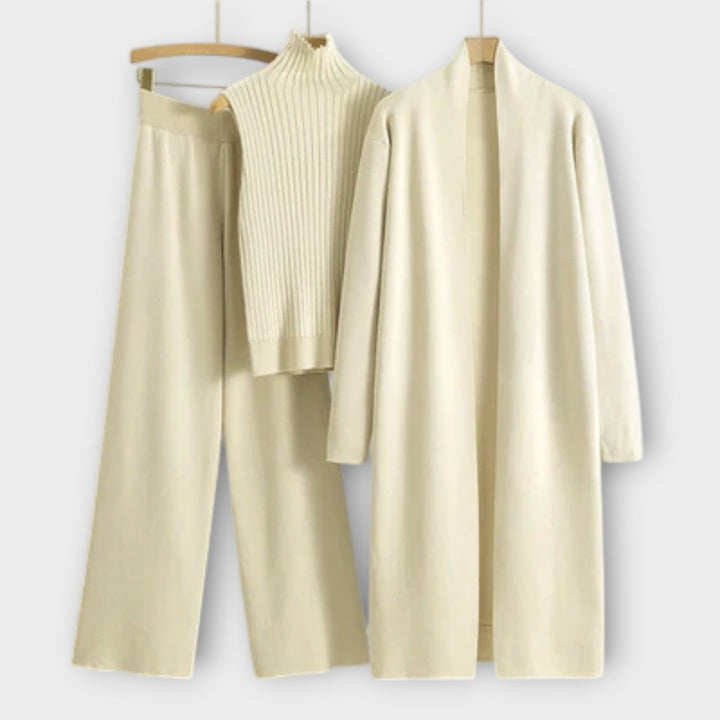 Kirina - Set Treh Kosov Oblačil Z Hlačami Ravnega Kroja Majico Brez Rokavov