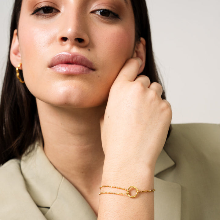 Urška - Zapestnica z minimalističnimi detajli