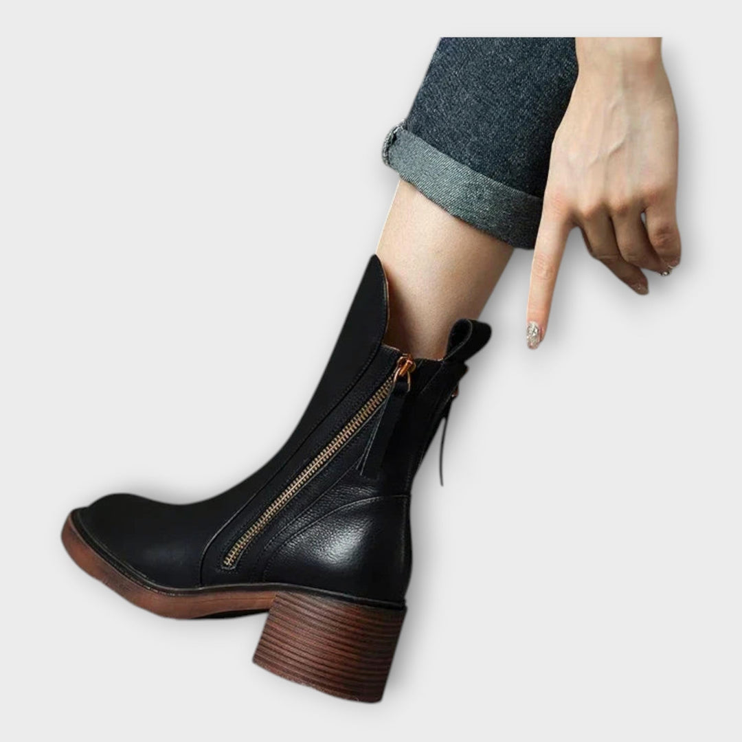 Nina Novak - Par čevljev z zadrgo