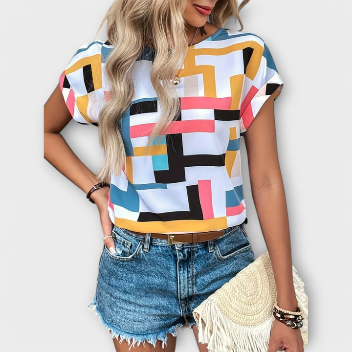 Marijeta – Šarena Bluza v Urbanem Stilu