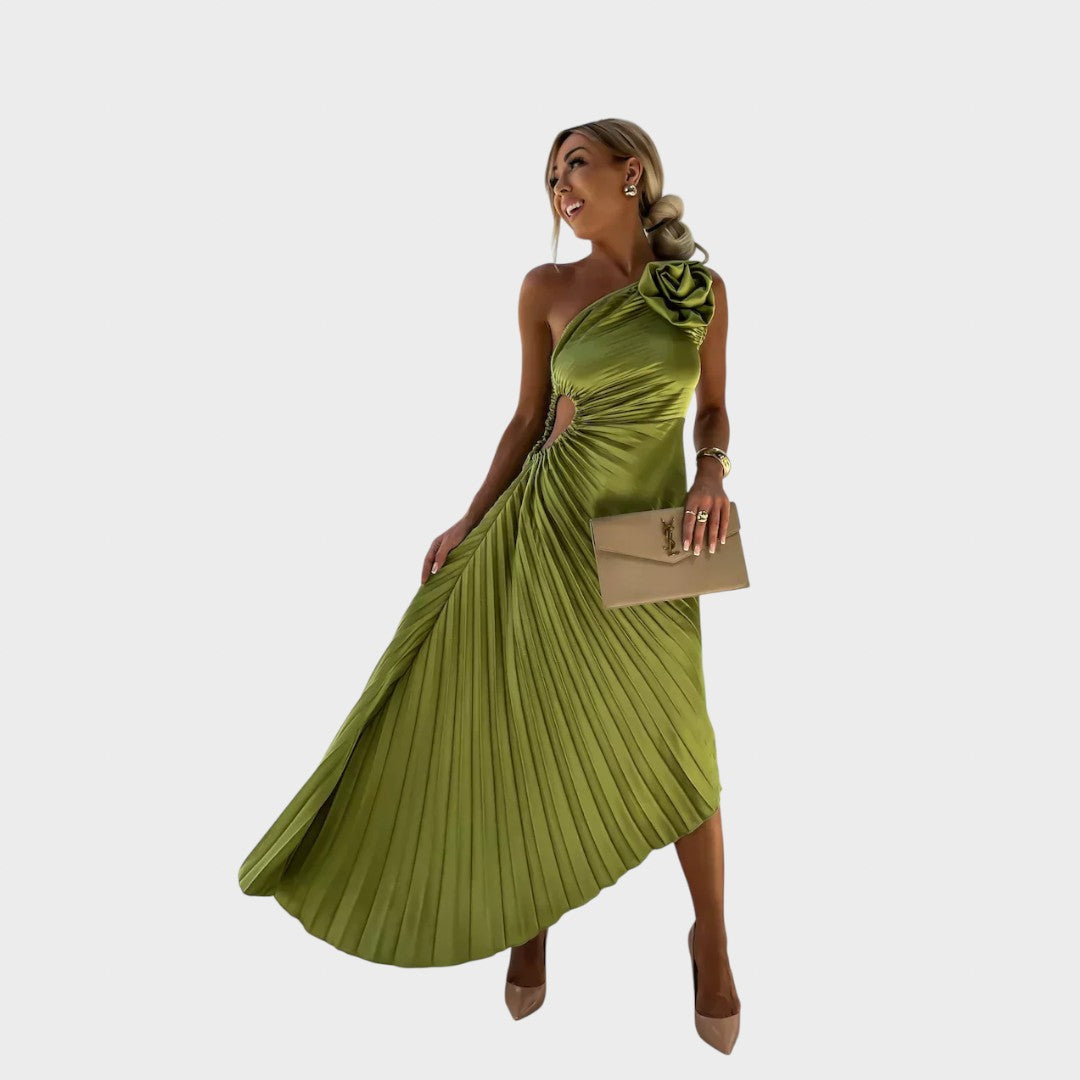 Nika - Elegantna Obleka z Naborki na Ramenih za Šik Videze