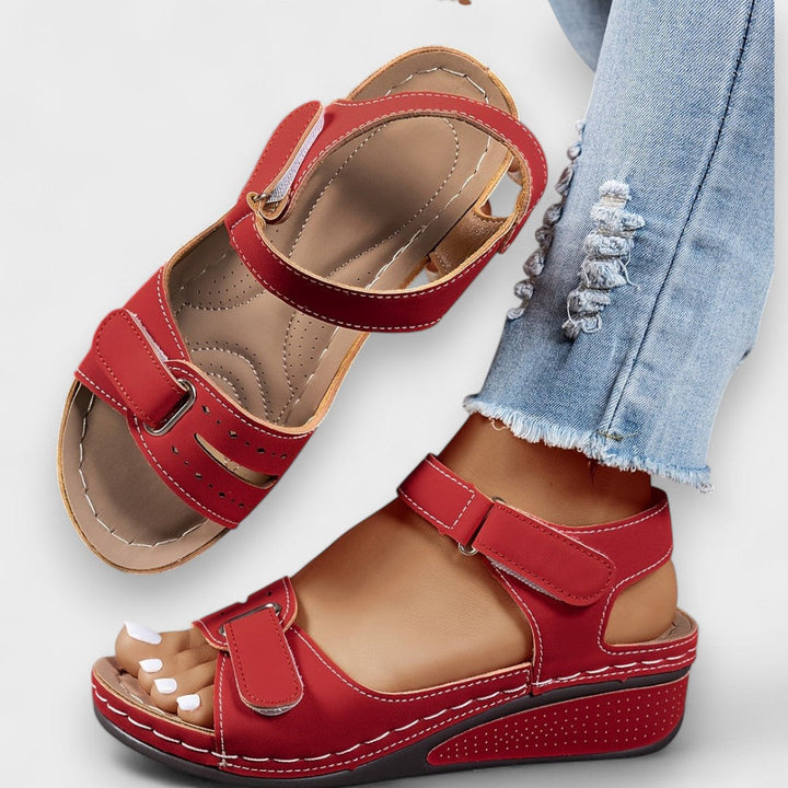 Antonia - Sandali z visoko podplatom