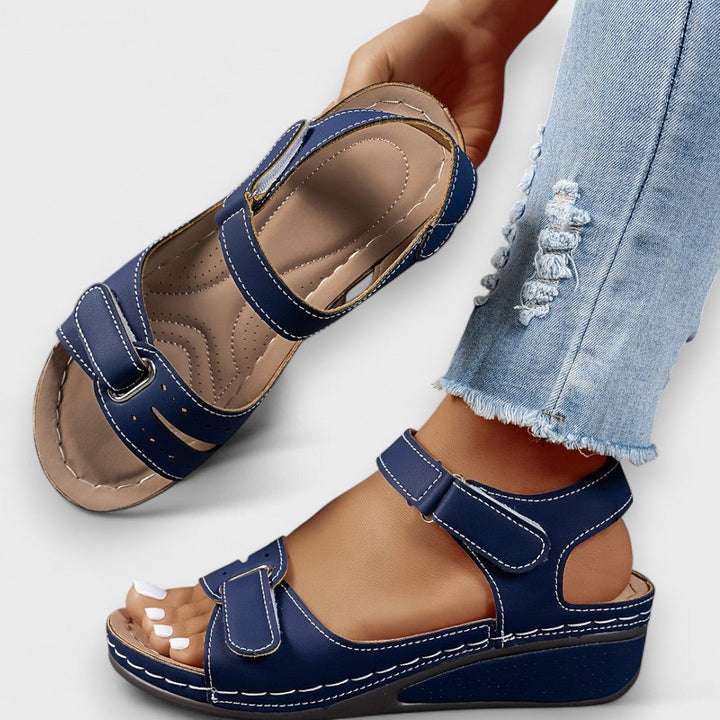 Antonia - Sandali z visoko podplatom